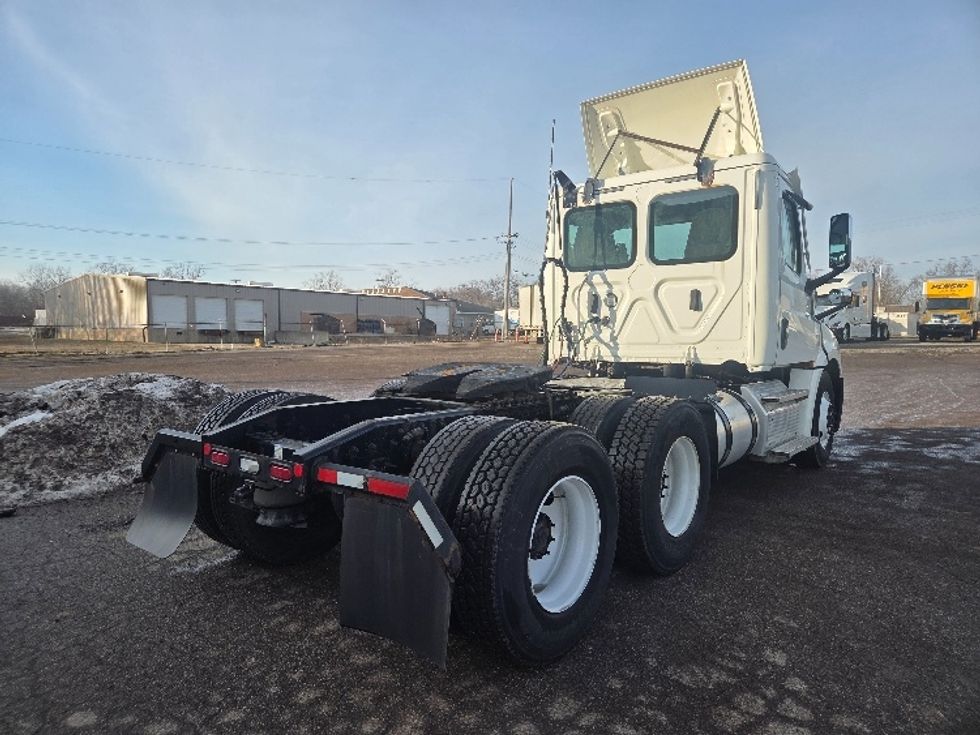 Day Cab Tractor-Heavy Duty Tractors-Freightliner-2020-T12664ST-Lansing-MI-307,237\n\t\tmiles-$ 50,750 - Image 7