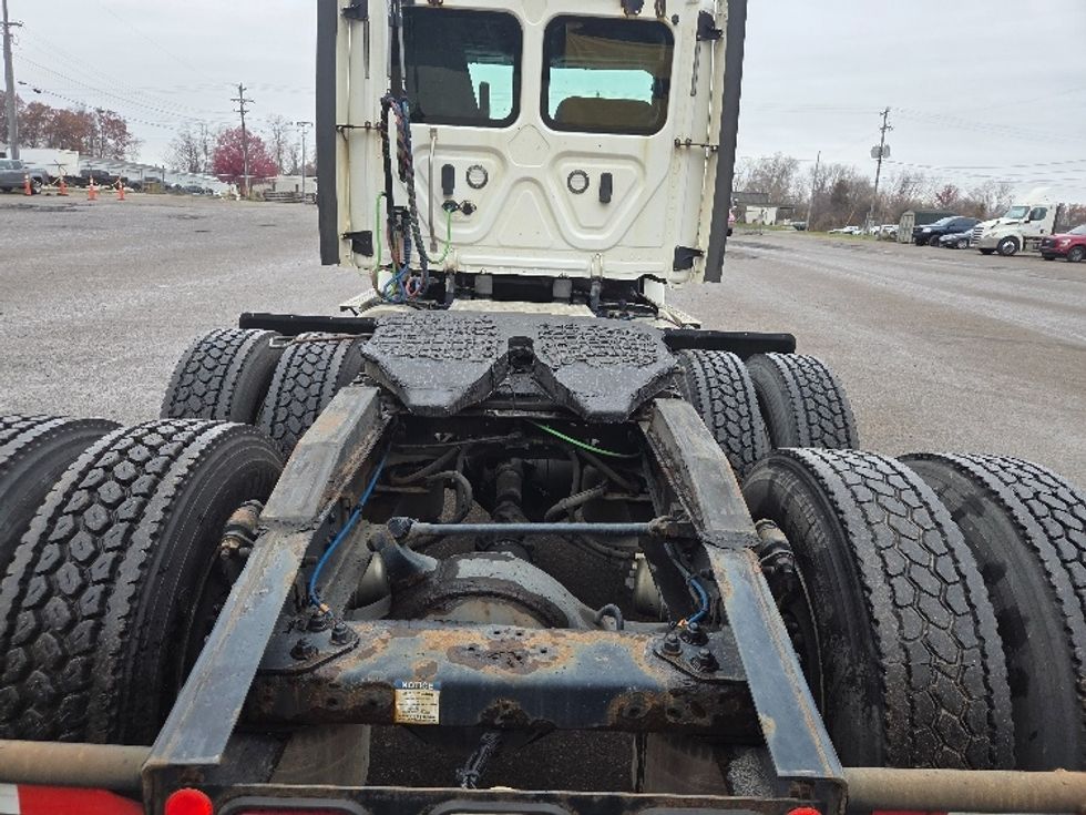 Day Cab Tractor-Heavy Duty Tractors-Freightliner-2020-T12664ST-Lansing-MI-353,553\n\t\tmiles-$ 49,750 - Image 6