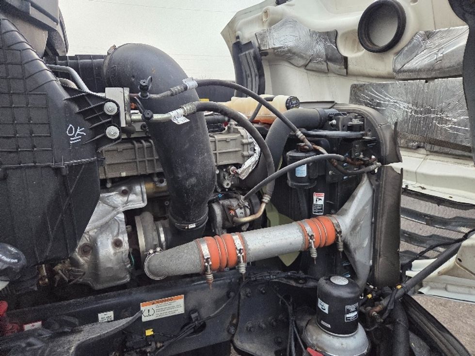 Day Cab Tractor-Heavy Duty Tractors-Freightliner-2020-T12664ST-Lansing-MI-369,602\n\t\tmiles-$ 49,000 - Image 15