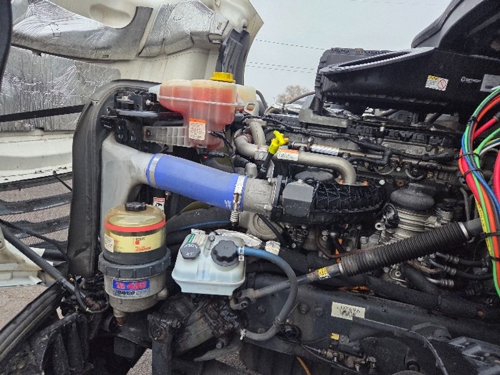 Day Cab Tractor-Heavy Duty Tractors-Freightliner-2020-T12664ST-Lansing-MI-369,602\n\t\tmiles-$ 49,000 - Image 16