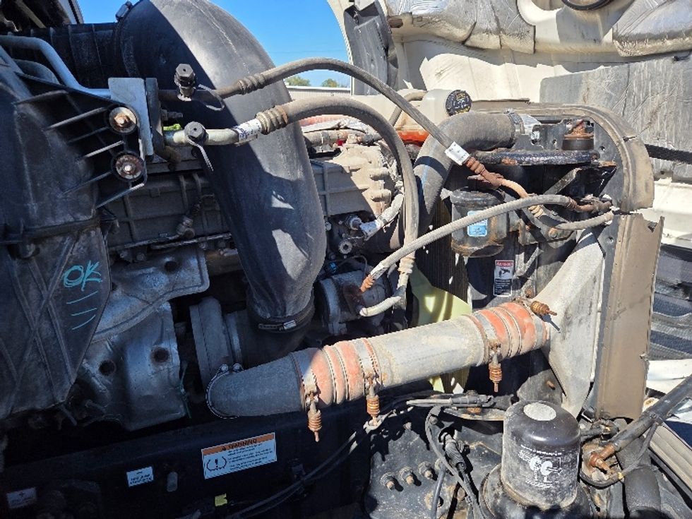 Day Cab Tractor-Heavy Duty Tractors-Freightliner-2020-T12664ST-Lansing-MI-382,179\n\t\tmiles-$ 52,250 - Image 15