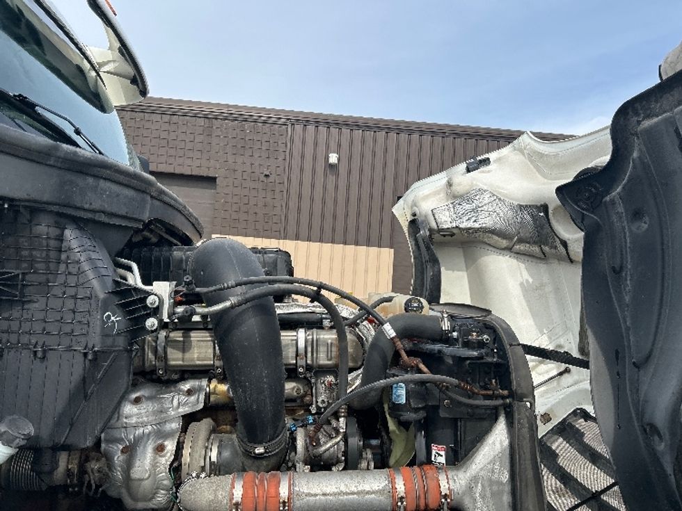 Day Cab Tractor-Heavy Duty Tractors-Freightliner-2020-T12664ST-Lansing-MI-711,388\n\t\tmiles-$ 27,250 - Image 15