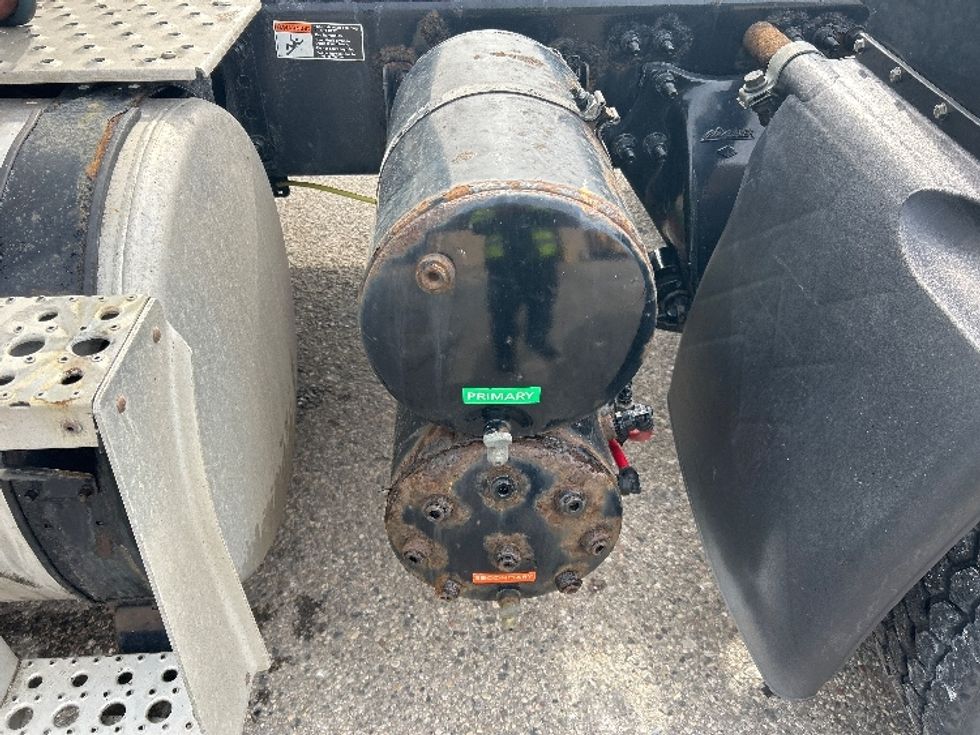 Day Cab Tractor-Heavy Duty Tractors-Freightliner-2020-T12664ST-Lansing-MI-711,388\n\t\tmiles-$ 27,250 - Image 17