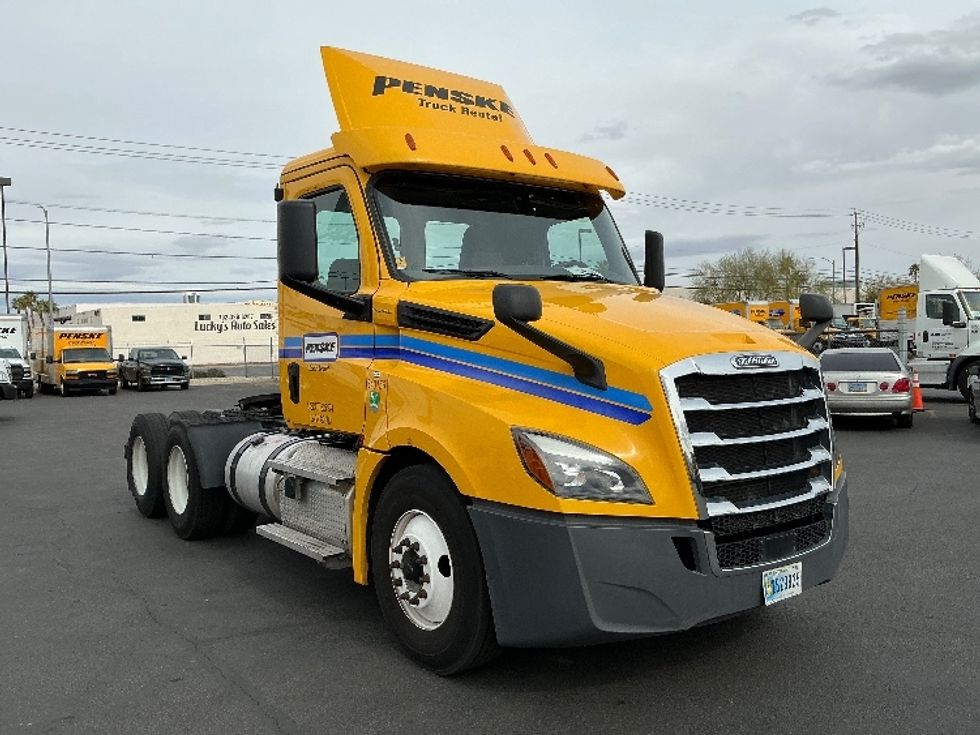 Day Cab Tractor-Heavy Duty Tractors-Freightliner-2020-T12664ST-Las Vegas-NV-214,533\n\t\tmiles-$ 59,500 - Image 1