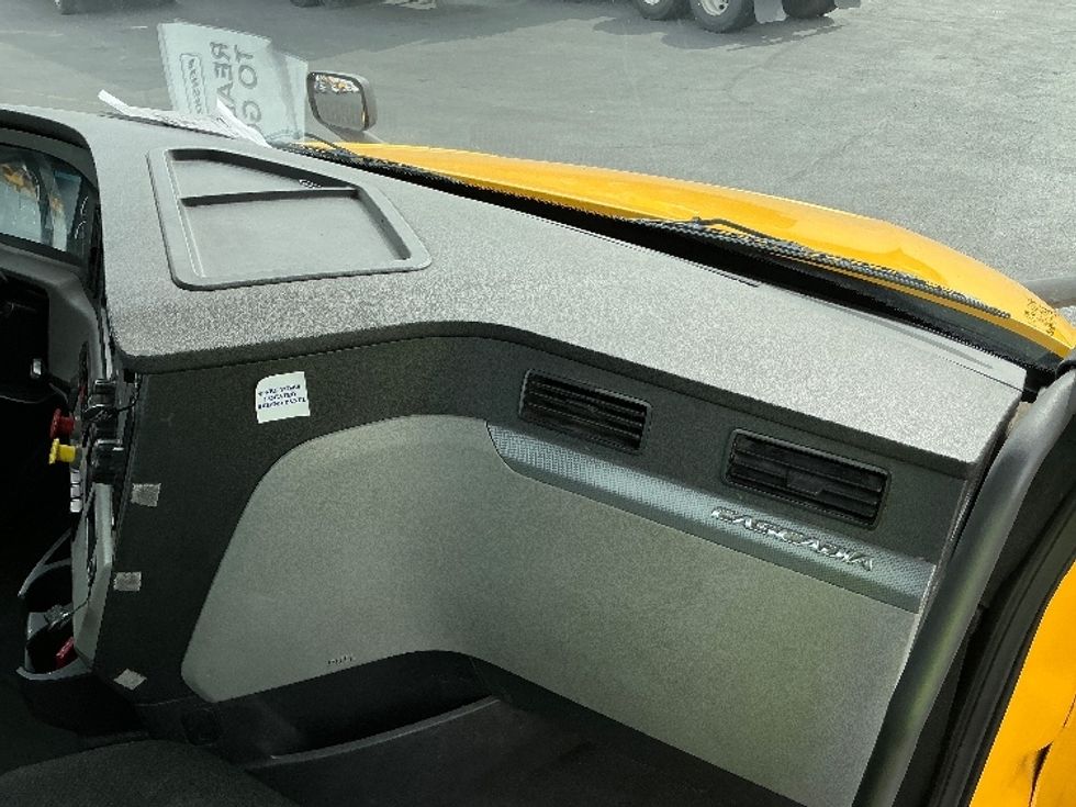 Day Cab Tractor-Heavy Duty Tractors-Freightliner-2020-T12664ST-Las Vegas-NV-214,533\n\t\tmiles-$ 59,500 - Image 13