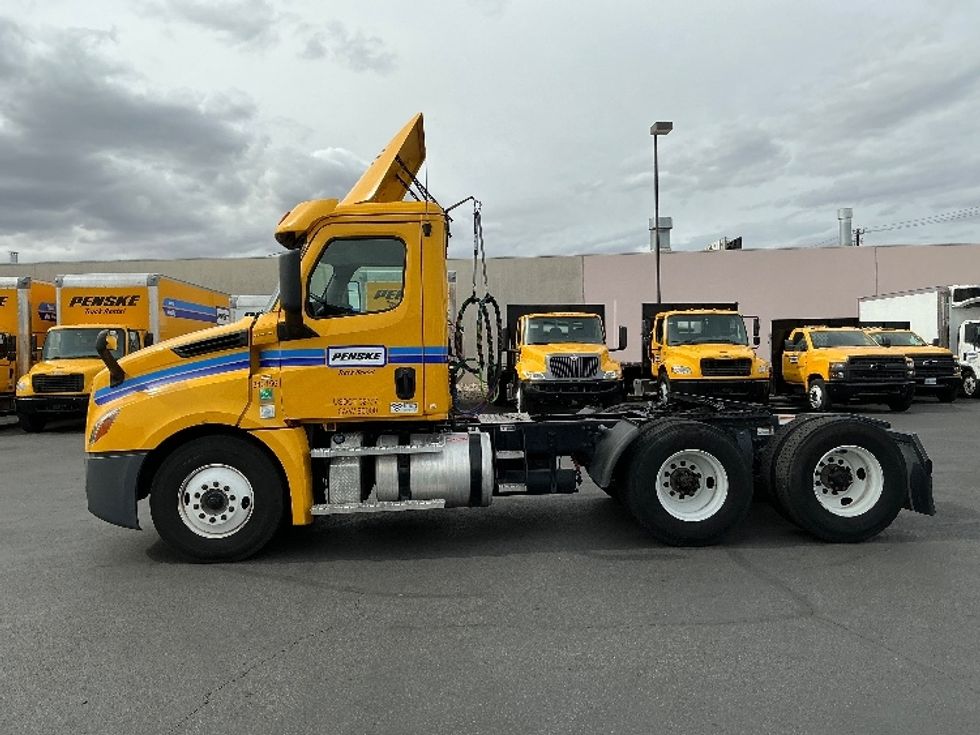 Day Cab Tractor-Heavy Duty Tractors-Freightliner-2020-T12664ST-Las Vegas-NV-214,533\n\t\tmiles-$ 59,500 - Image 4