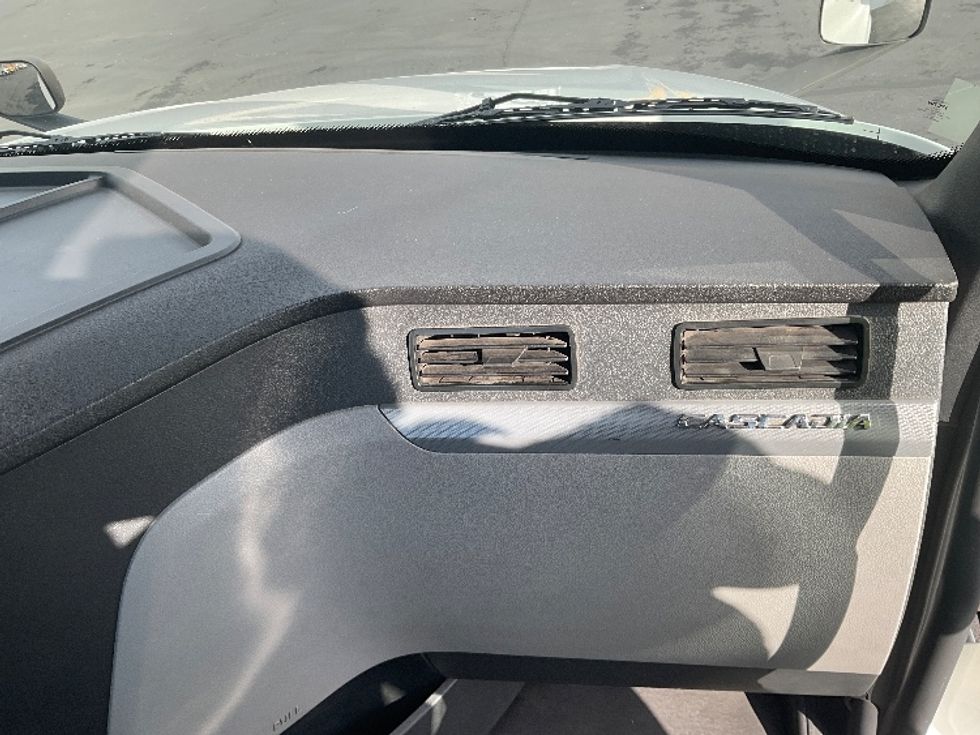 Day Cab Tractor-Heavy Duty Tractors-Freightliner-2020-T12664ST-Las Vegas-NV-330,229\n\t\tmiles-$ 57,250 - Image 13