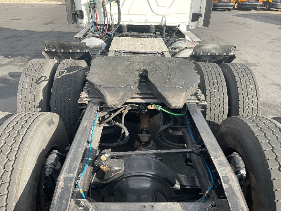 Day Cab Tractor-Heavy Duty Tractors-Freightliner-2020-T12664ST-Las Vegas-NV-330,229\n\t\tmiles-$ 57,250 - Image 6