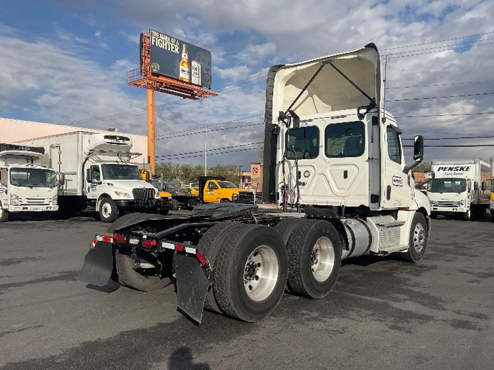 Day Cab Tractor-Heavy Duty Tractors-Freightliner-2020-T12664ST-Las Vegas-NV-330,229\n\t\tmiles-$ 57,250 - Image 7