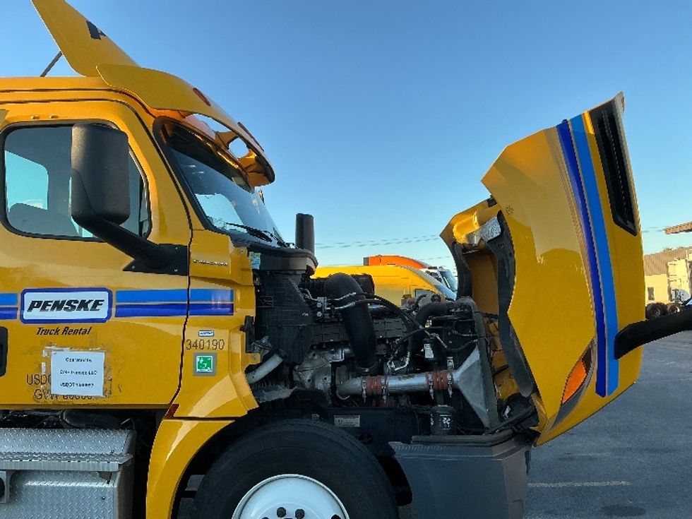 Day Cab Tractor-Heavy Duty Tractors-Freightliner-2020-T12664ST-Las Vegas-NV-331,689\n\t\tmiles-$ 53,000 - Image 15