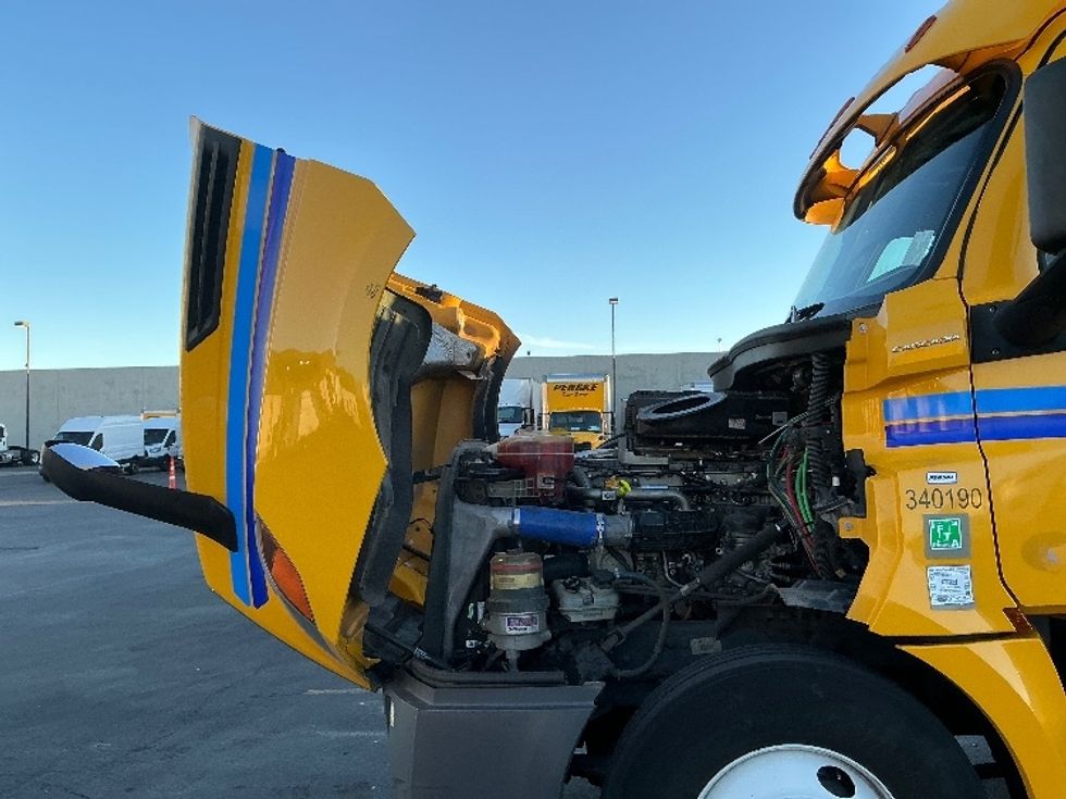 Day Cab Tractor-Heavy Duty Tractors-Freightliner-2020-T12664ST-Las Vegas-NV-331,689\n\t\tmiles-$ 53,000 - Image 16