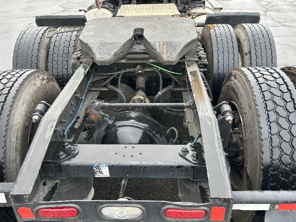 Day Cab Tractor-Heavy Duty Tractors-Freightliner-2020-T12664ST-Las Vegas-NV-383,141\n\t\tmiles-$ 49,000 - Image 6