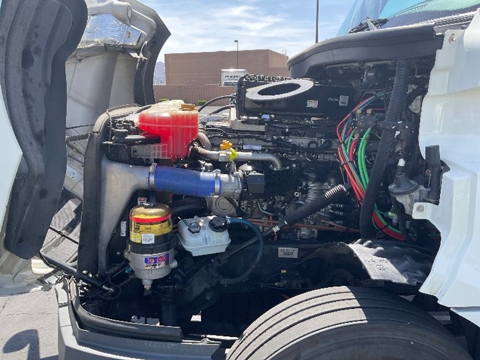 Day Cab Tractor-Heavy Duty Tractors-Freightliner-2020-T12664ST-Las Vegas-NV-572,516\n\t\tmiles-$ 35,000 - Image 16