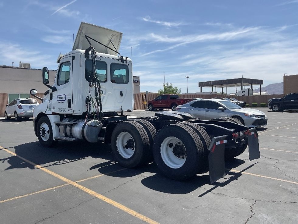 Day Cab Tractor-Heavy Duty Tractors-Freightliner-2020-T12664ST-Las Vegas-NV-572,516\n\t\tmiles-$ 35,000 - Image 5