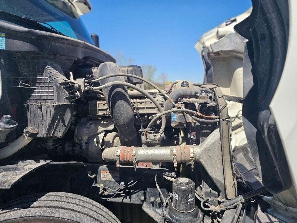 Day Cab Tractor-Heavy Duty Tractors-Freightliner-2020-T12664ST-Lenexa-KS-383,539\n\t\tmiles-$ 65,250 - Image 15