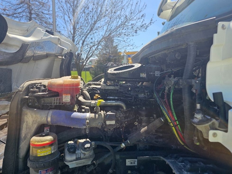 Day Cab Tractor-Heavy Duty Tractors-Freightliner-2020-T12664ST-Lenexa-KS-383,539\n\t\tmiles-$ 65,250 - Image 16