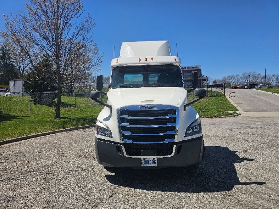 Day Cab Tractor-Heavy Duty Tractors-Freightliner-2020-T12664ST-Lenexa-KS-383,539\n\t\tmiles-$ 65,250 - Image 2