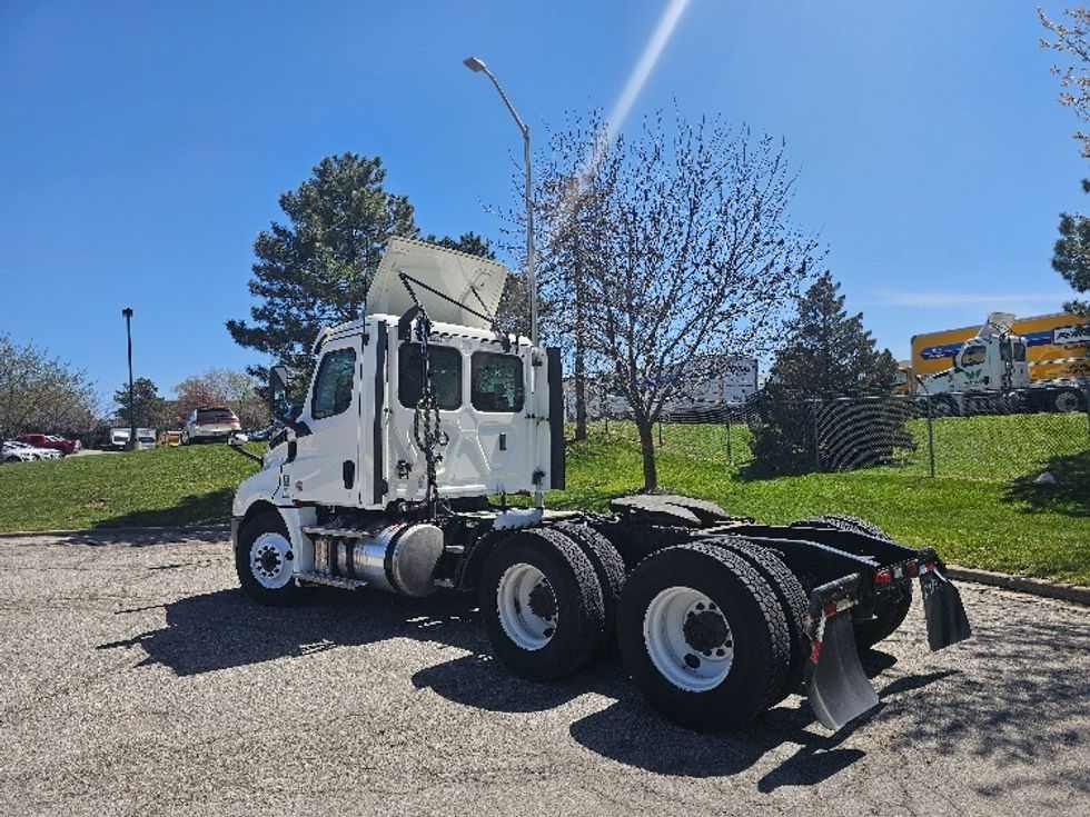 Day Cab Tractor-Heavy Duty Tractors-Freightliner-2020-T12664ST-Lenexa-KS-383,539\n\t\tmiles-$ 65,250 - Image 5