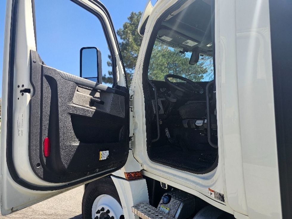 Day Cab Tractor-Heavy Duty Tractors-Freightliner-2020-T12664ST-Lenexa-KS-383,539\n\t\tmiles-$ 65,250 - Image 9