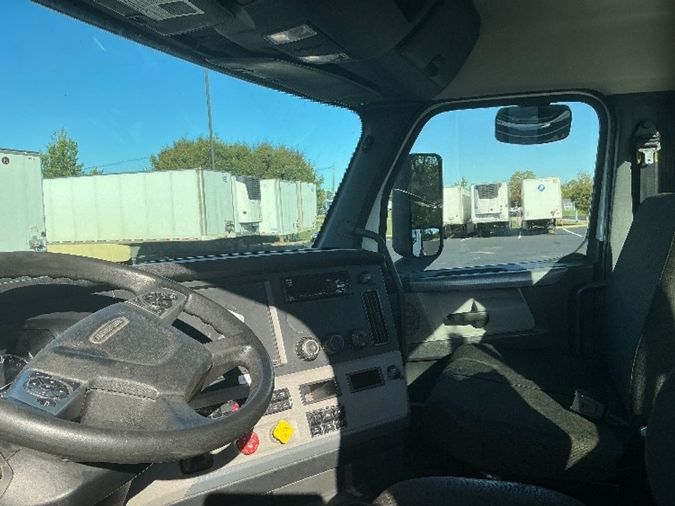 Day Cab Tractor-Heavy Duty Tractors-Freightliner-2020-T12664ST-Lexington-KY-334,535\n\t\tmiles-$ 53,250 - Image 10