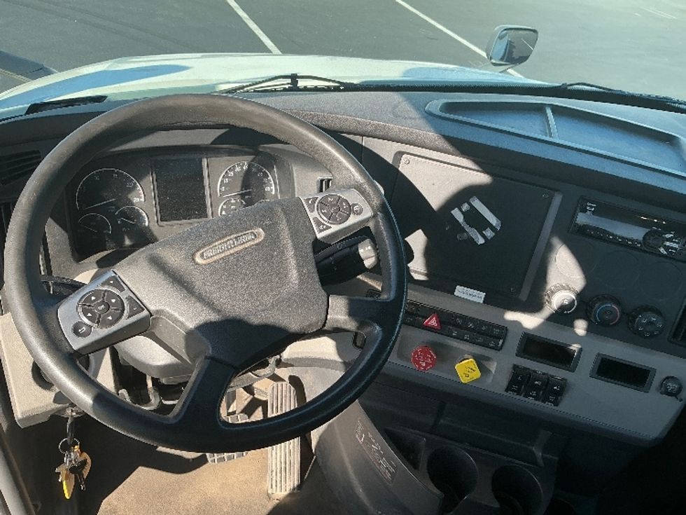Day Cab Tractor-Heavy Duty Tractors-Freightliner-2020-T12664ST-Lexington-KY-334,535\n\t\tmiles-$ 53,250 - Image 11