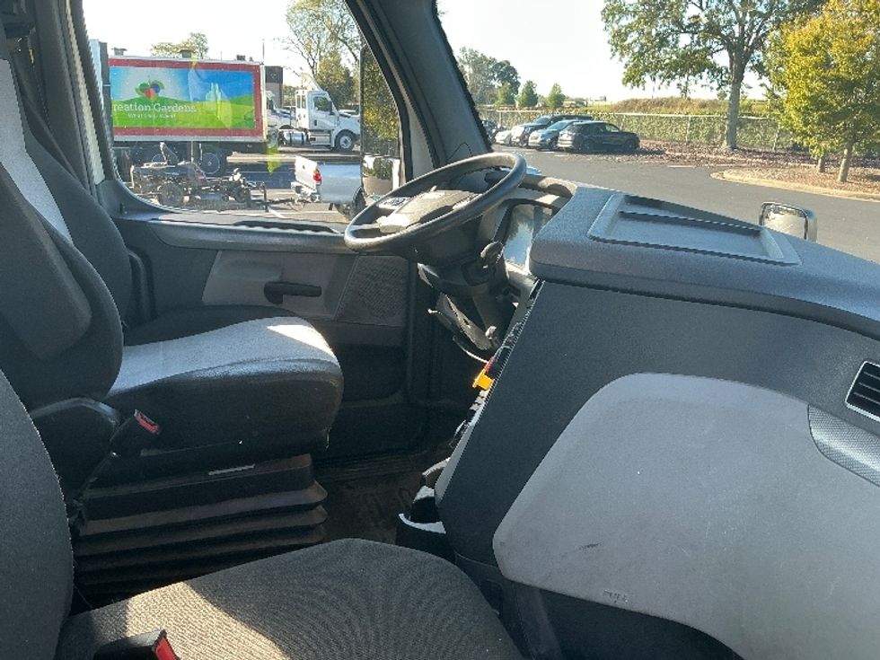 Day Cab Tractor-Heavy Duty Tractors-Freightliner-2020-T12664ST-Lexington-KY-334,535\n\t\tmiles-$ 53,250 - Image 14