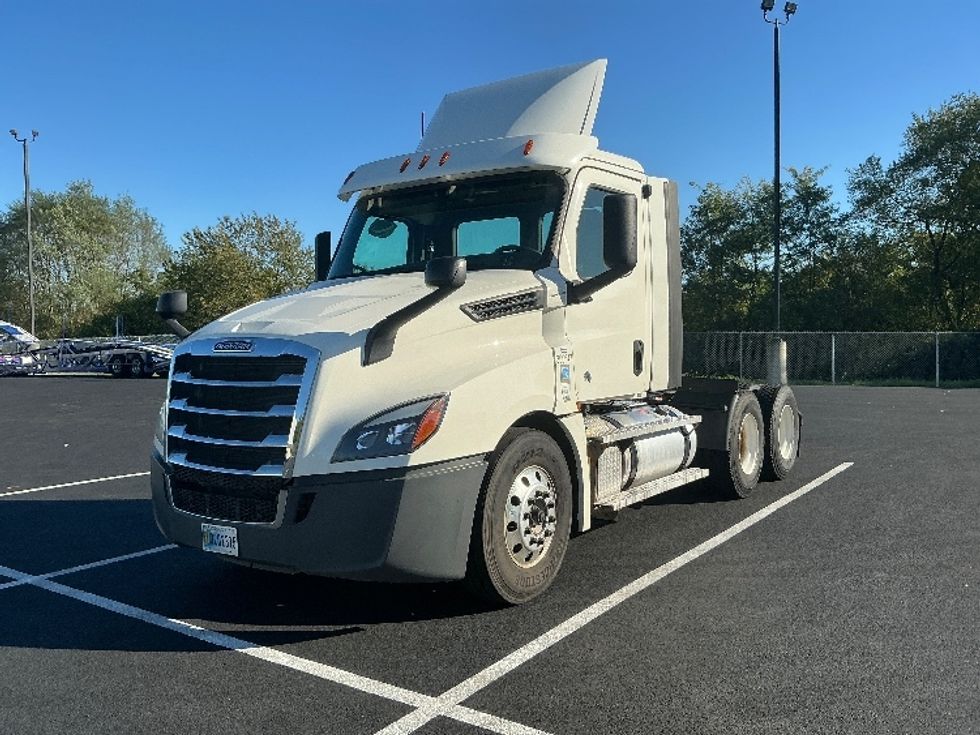 Day Cab Tractor-Heavy Duty Tractors-Freightliner-2020-T12664ST-Lexington-KY-334,535\n\t\tmiles-$ 53,250 - Image 3