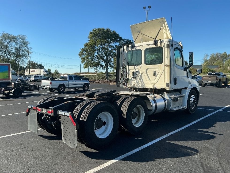 Day Cab Tractor-Heavy Duty Tractors-Freightliner-2020-T12664ST-Lexington-KY-334,535\n\t\tmiles-$ 53,250 - Image 7