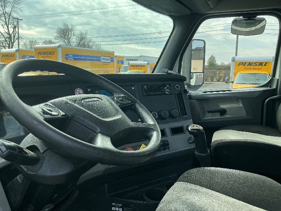 Day Cab Tractor-Heavy Duty Tractors-Freightliner-2020-T12664ST-Lexington-KY-602,534\n\t\tmiles-$ 29,000 - Image 10