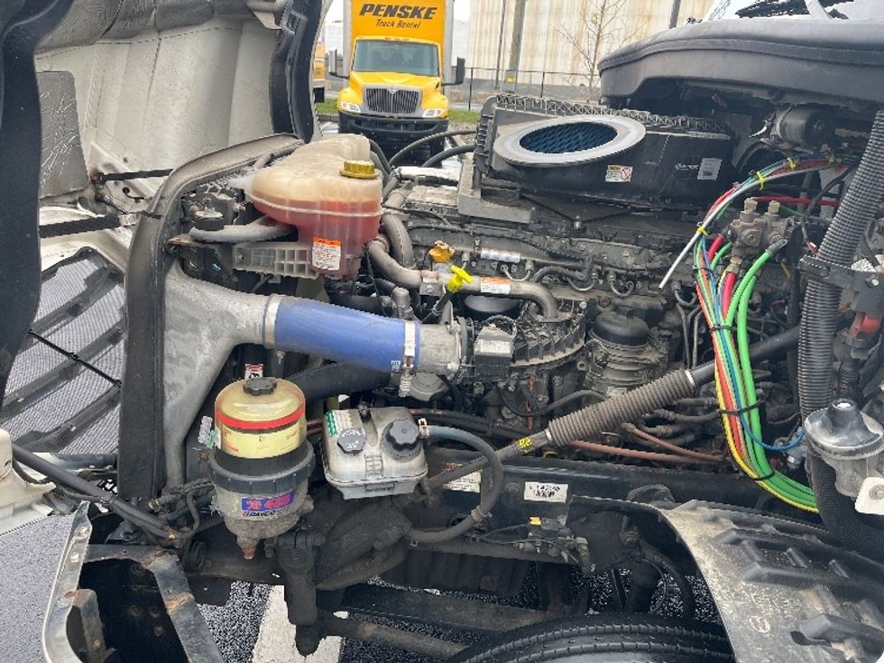 Day Cab Tractor-Heavy Duty Tractors-Freightliner-2020-T12664ST-Linden-NJ-102,492\n\t\tmiles-$ 49,000 - Image 16