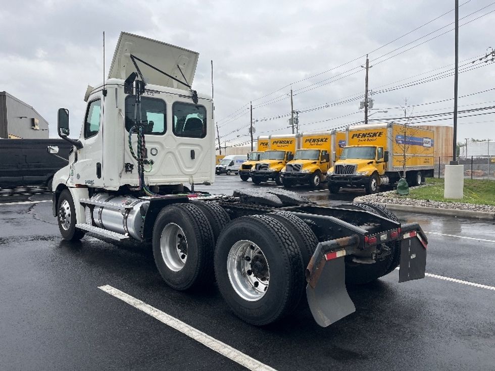 Day Cab Tractor-Heavy Duty Tractors-Freightliner-2020-T12664ST-Linden-NJ-102,492\n\t\tmiles-$ 49,000 - Image 5
