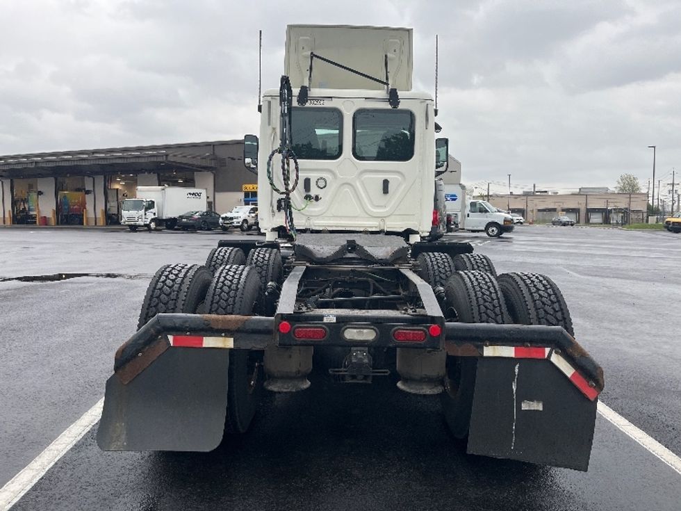 Day Cab Tractor-Heavy Duty Tractors-Freightliner-2020-T12664ST-Linden-NJ-102,492\n\t\tmiles-$ 49,000 - Image 6