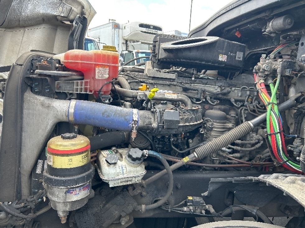 Day Cab Tractor-Heavy Duty Tractors-Freightliner-2020-T12664ST-Linden-NJ-269,168\n\t\tmiles-$ 39,750 - Image 16