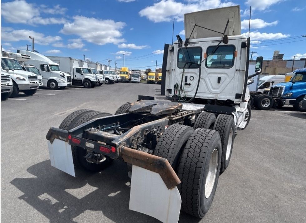 Day Cab Tractor-Heavy Duty Tractors-Freightliner-2020-T12664ST-Linden-NJ-269,168\n\t\tmiles-$ 39,750 - Image 7