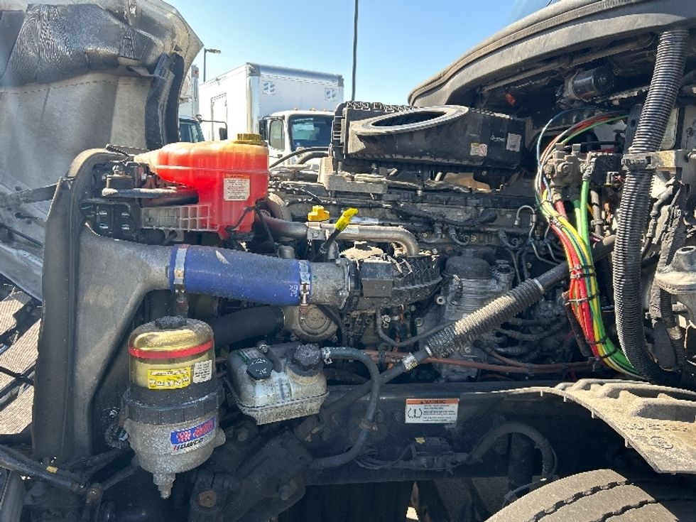Day Cab Tractor-Heavy Duty Tractors-Freightliner-2020-T12664ST-Linden-NJ-286,528\n\t\tmiles-$ 51,750 - Image 16