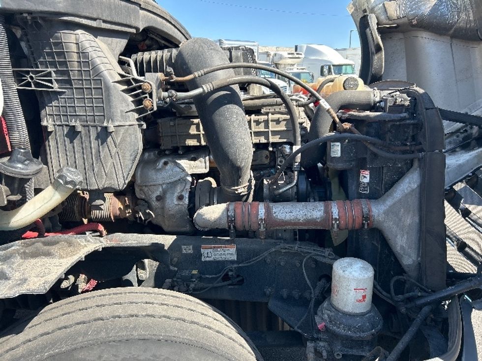 Day Cab Tractor-Heavy Duty Tractors-Freightliner-2020-T12664ST-Linden-NJ-292,682\n\t\tmiles-$ 38,750 - Image 15