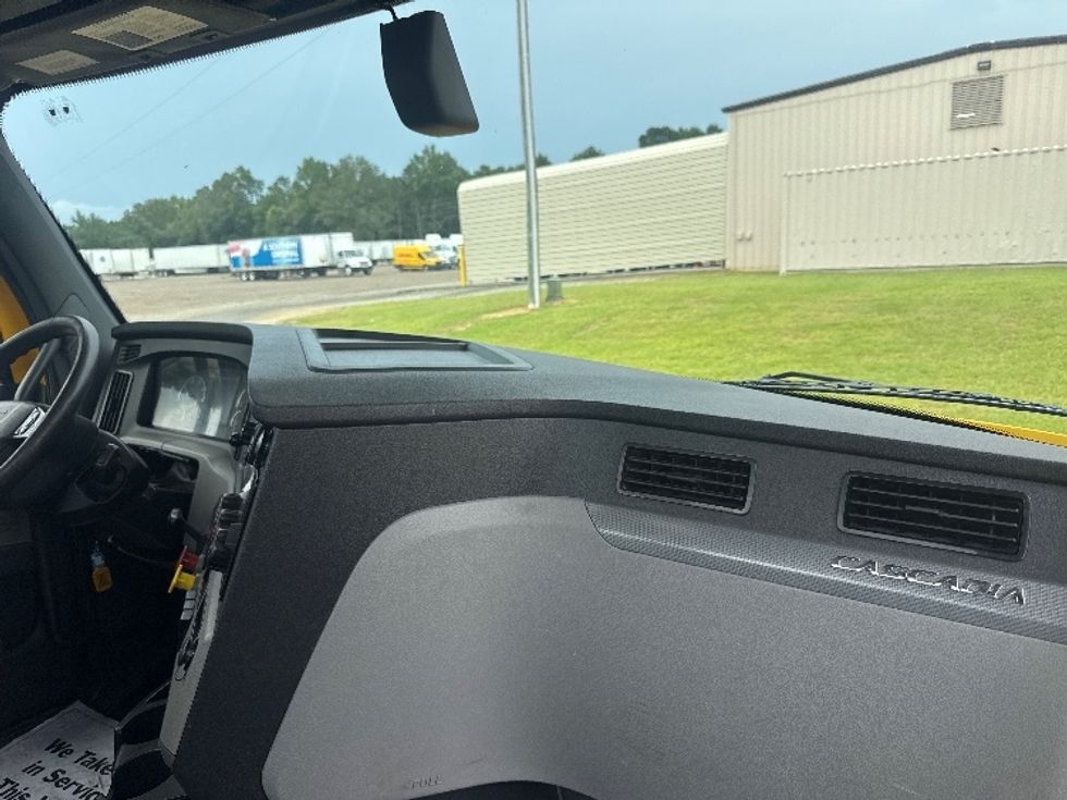 Day Cab Tractor-Heavy Duty Tractors-Freightliner-2020-T12664ST-Lithia Springs-GA-481,775\n\t\tmiles-$ 41,000 - Image 13