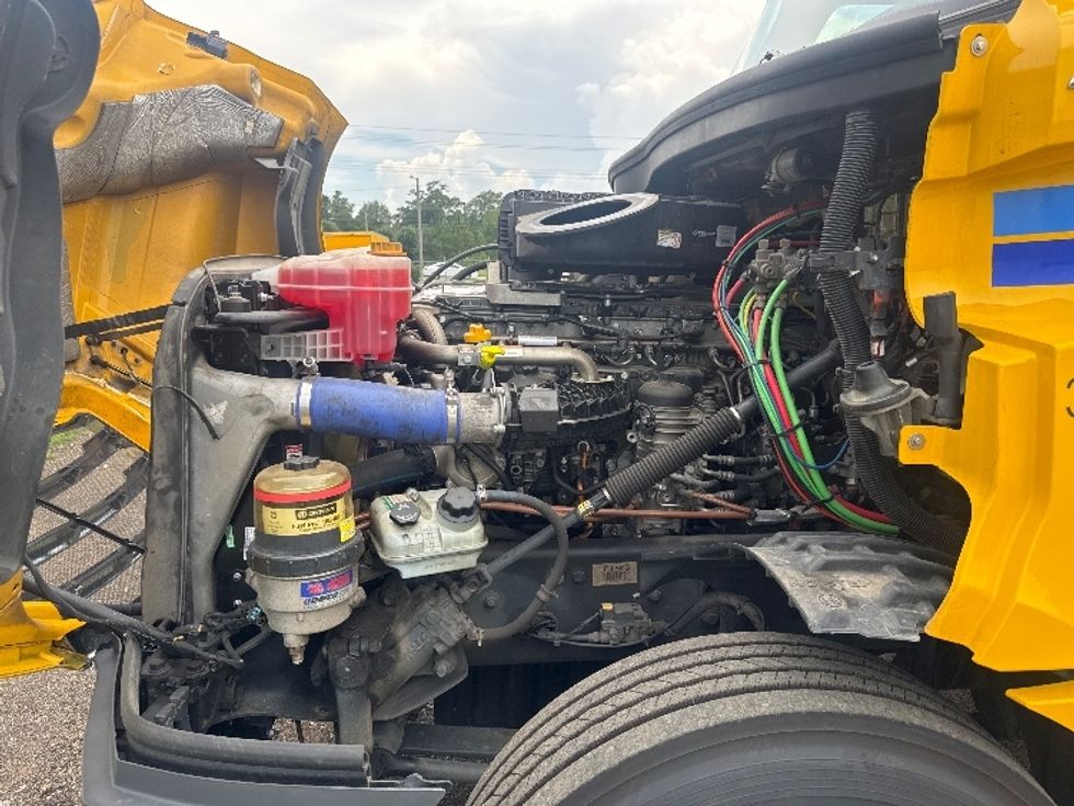 Day Cab Tractor-Heavy Duty Tractors-Freightliner-2020-T12664ST-Lithia Springs-GA-481,775\n\t\tmiles-$ 41,000 - Image 16