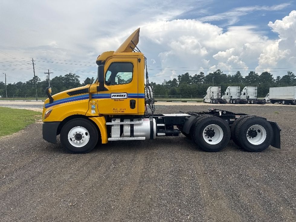 Day Cab Tractor-Heavy Duty Tractors-Freightliner-2020-T12664ST-Lithia Springs-GA-481,775\n\t\tmiles-$ 41,000 - Image 4