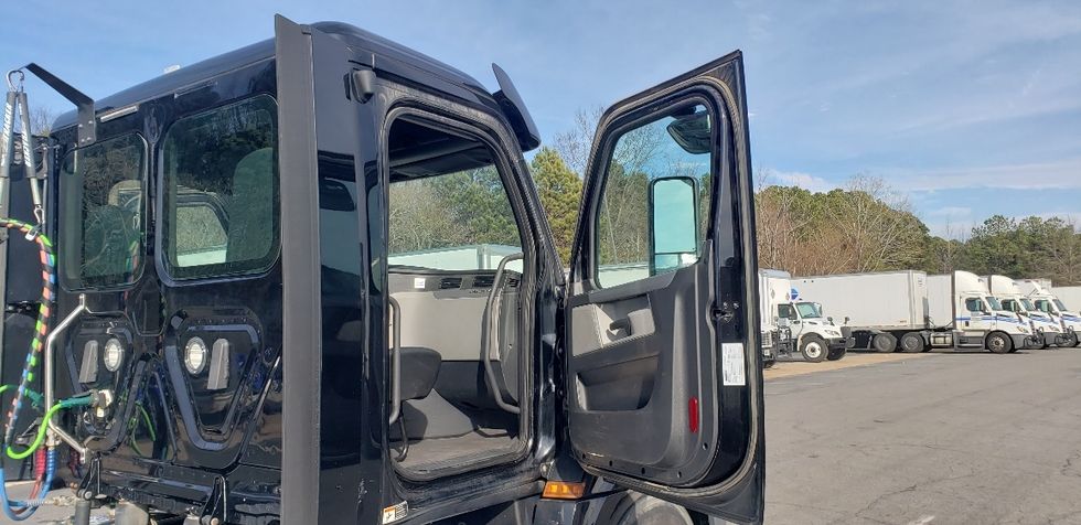 Day Cab Tractor-Heavy Duty Tractors-Freightliner-2020-T12664ST-Little Rock-AR-209,900\n\t\tmiles-$ 58,750 - Image 12