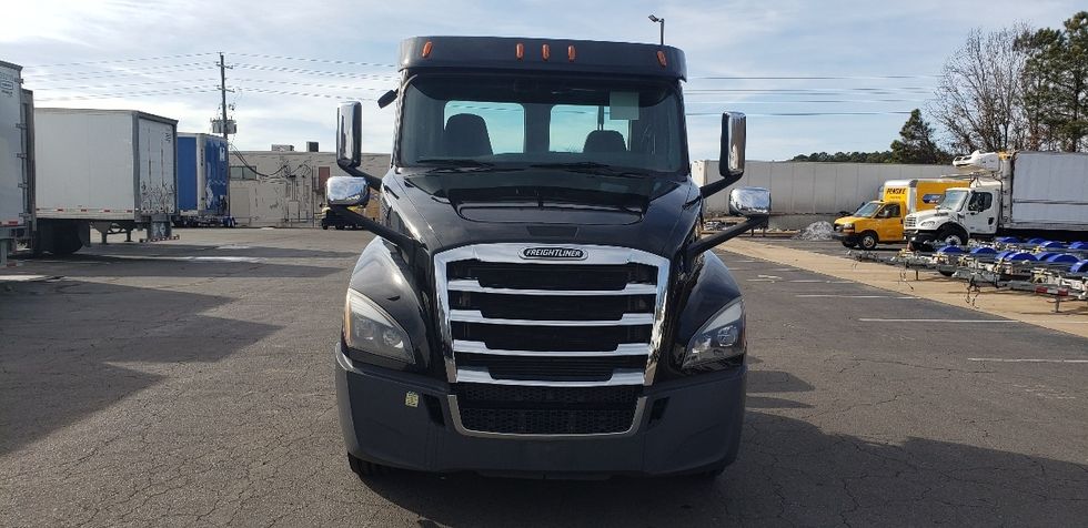 Day Cab Tractor-Heavy Duty Tractors-Freightliner-2020-T12664ST-Little Rock-AR-209,900\n\t\tmiles-$ 58,750 - Image 2