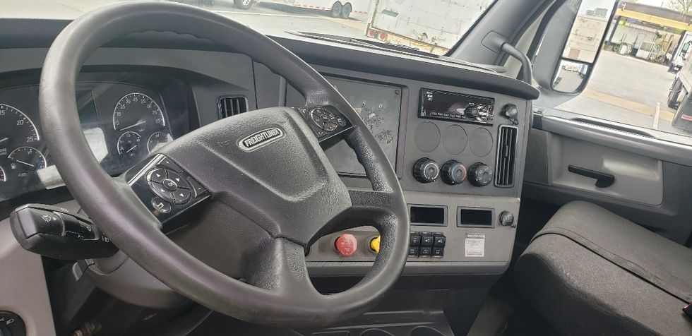 Day Cab Tractor-Heavy Duty Tractors-Freightliner-2020-T12664ST-Little Rock-AR-346,496\n\t\tmiles-$ 52,750 - Image 10