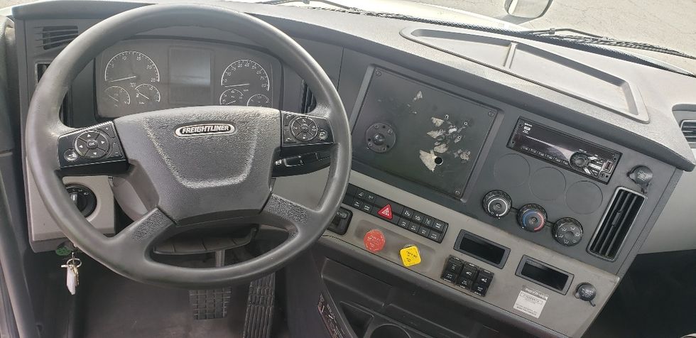 Day Cab Tractor-Heavy Duty Tractors-Freightliner-2020-T12664ST-Little Rock-AR-346,496\n\t\tmiles-$ 52,750 - Image 11