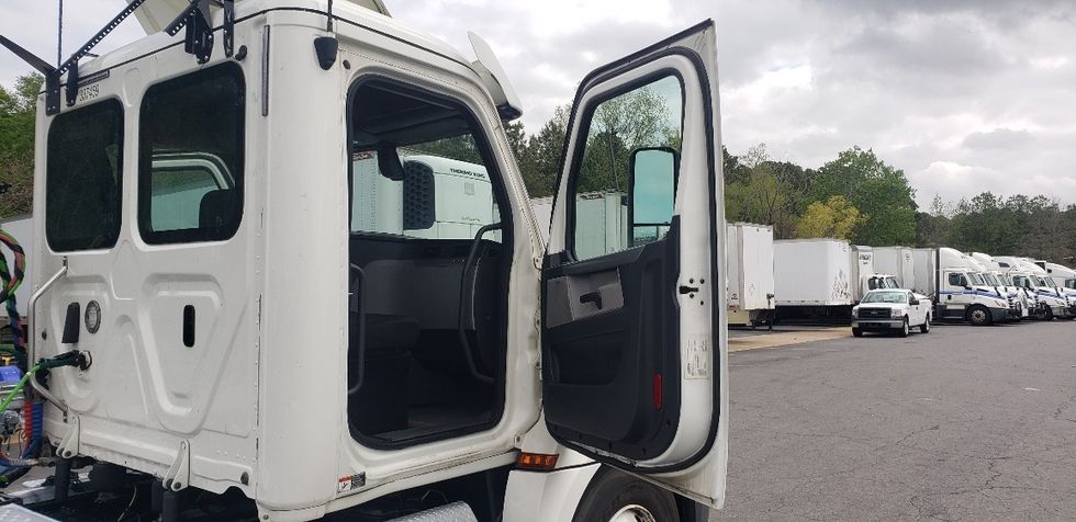 Day Cab Tractor-Heavy Duty Tractors-Freightliner-2020-T12664ST-Little Rock-AR-346,496\n\t\tmiles-$ 52,750 - Image 12