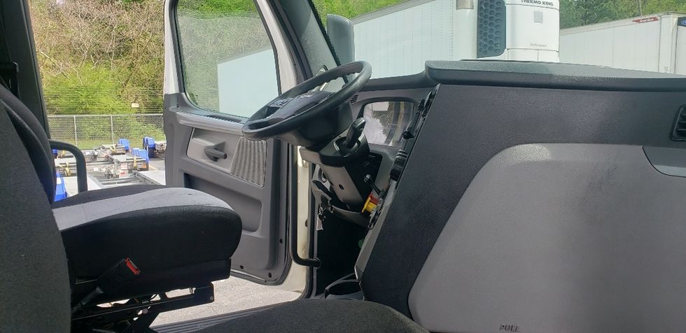 Day Cab Tractor-Heavy Duty Tractors-Freightliner-2020-T12664ST-Little Rock-AR-346,496\n\t\tmiles-$ 52,750 - Image 14