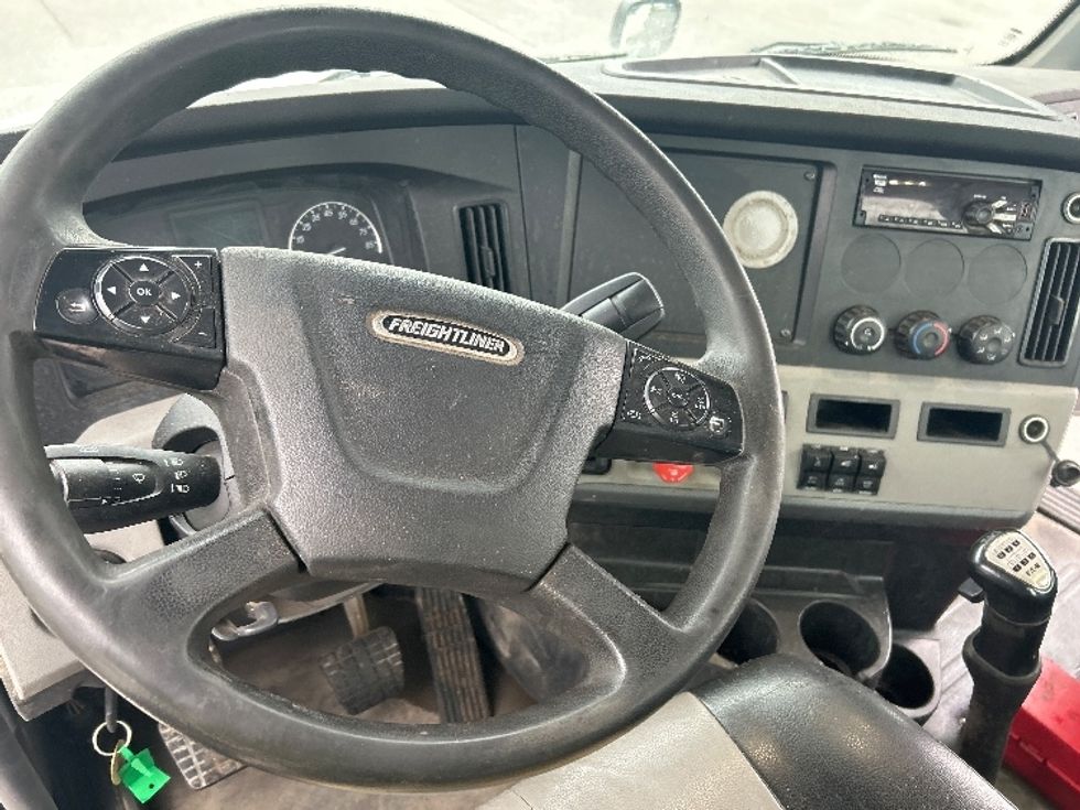 Day Cab Tractor-Heavy Duty Tractors-Freightliner-2020-T12664ST-Liverpool-NY-326,570\n\t\tmiles-$ 43,500 - Image 11
