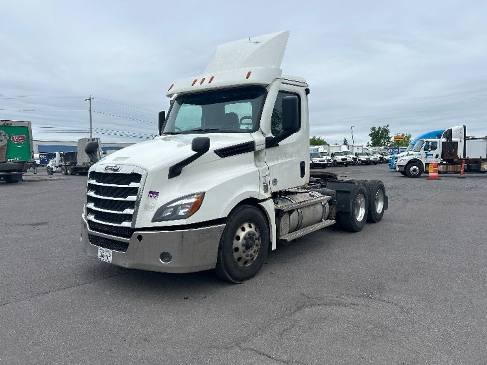Day Cab Tractor-Heavy Duty Tractors-Freightliner-2020-T12664ST-Liverpool-NY-326,570\n\t\tmiles-$ 43,500 - Image 3