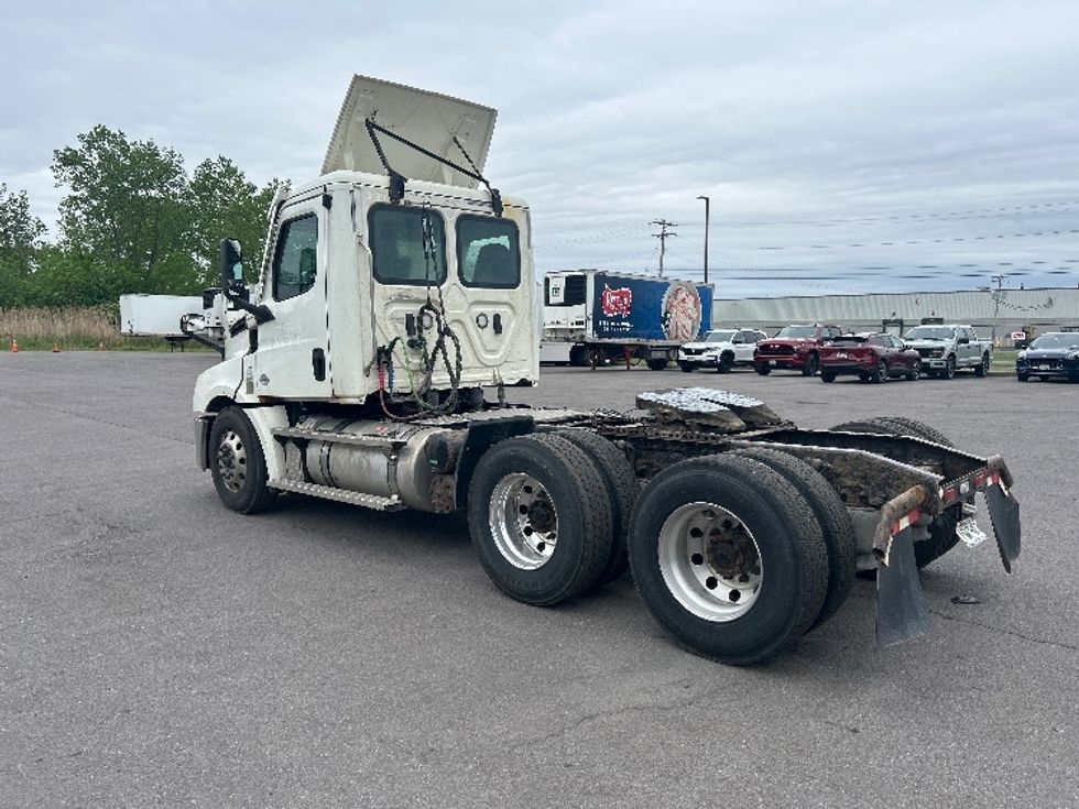 Day Cab Tractor-Heavy Duty Tractors-Freightliner-2020-T12664ST-Liverpool-NY-326,570\n\t\tmiles-$ 43,500 - Image 5