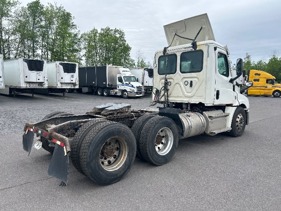 Day Cab Tractor-Heavy Duty Tractors-Freightliner-2020-T12664ST-Liverpool-NY-326,570\n\t\tmiles-$ 43,500 - Image 7
