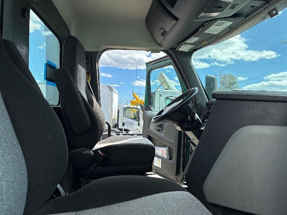Day Cab Tractor-Heavy Duty Tractors-Freightliner-2020-T12664ST-Londonderry-NH-423,352\n\t\tmiles-$ 38,750 - Image 14